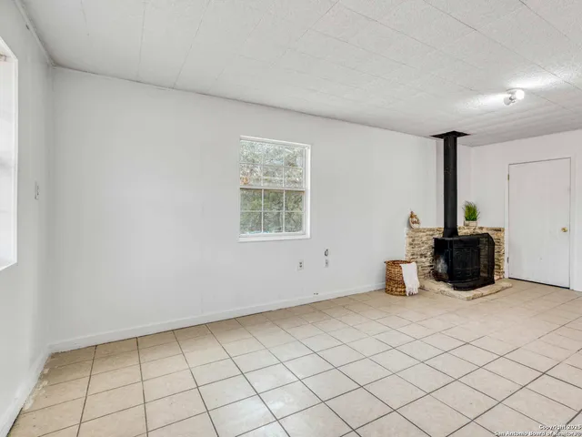 $1,450 | 2019 North Park Road, Canyon Lake, TX 78133