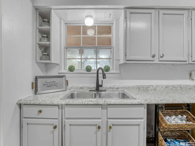 $1,450 | 2019 North Park Road, Canyon Lake, TX 78133