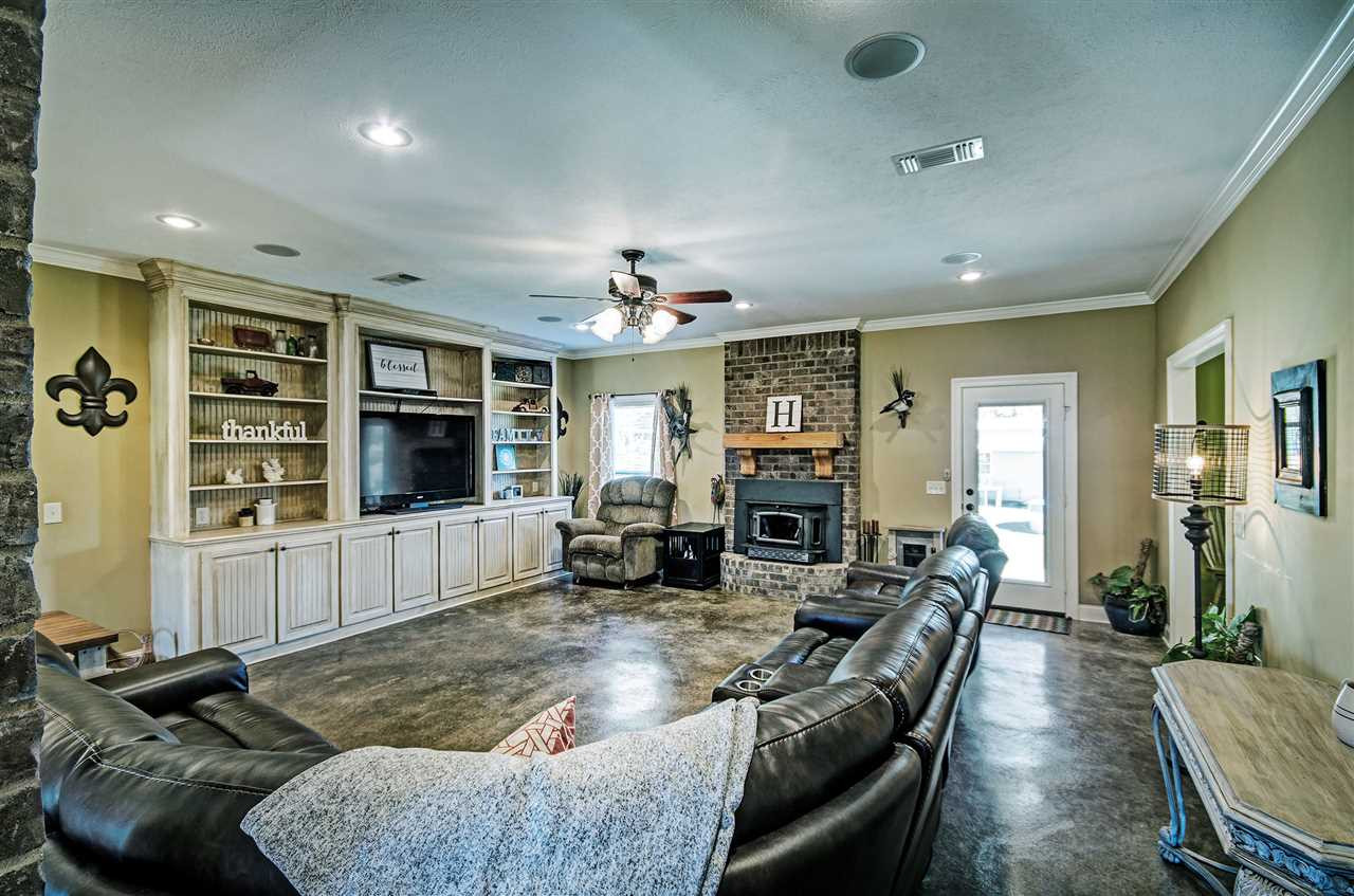 790 Arbor Acres Road Carthage, MS 39051 - Photo 4 of 28 HUGE Living Room