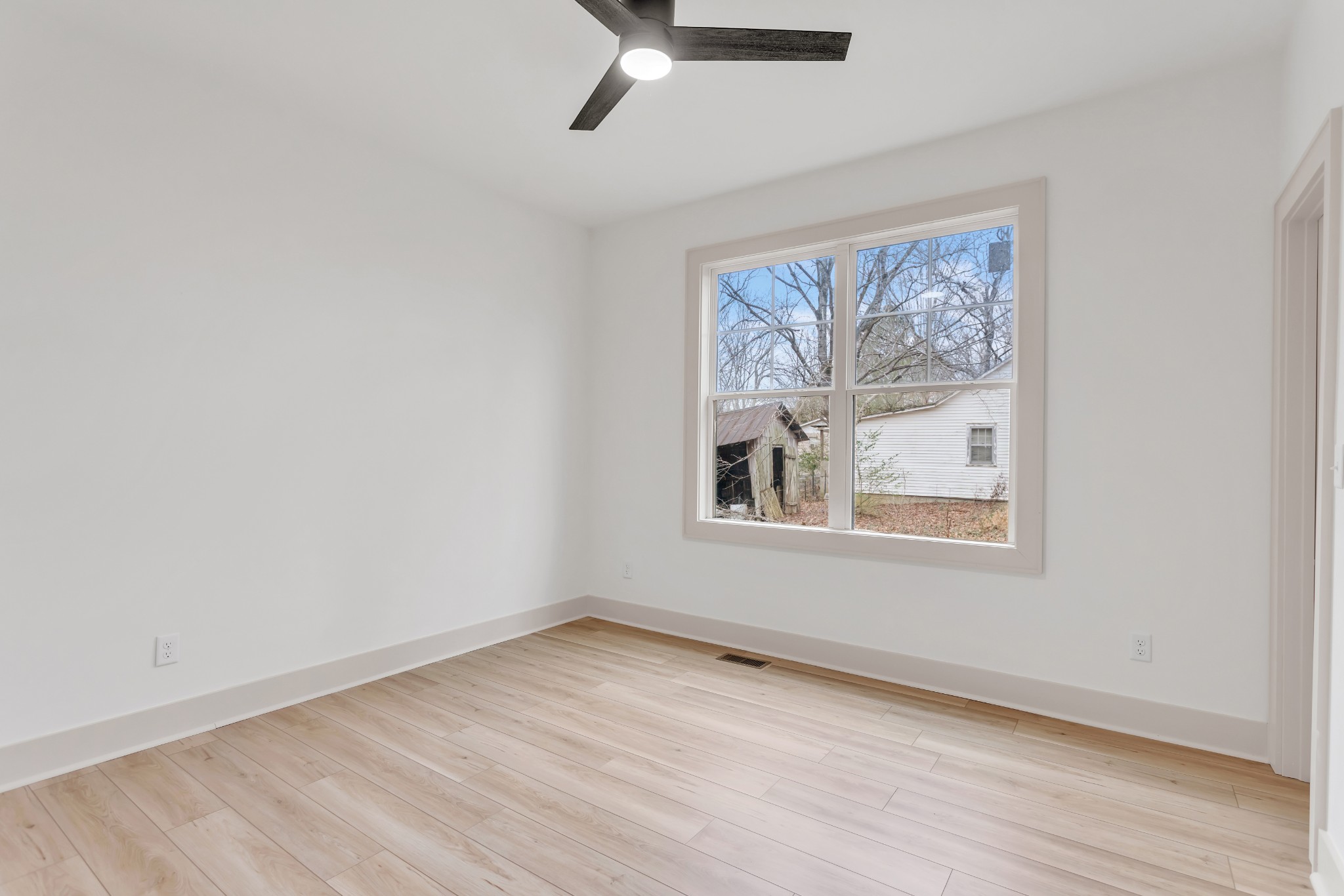 2140 Abiff Road Burns, TN 37029 - Photo 23 of 40