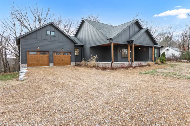 $635,000 | 2140 Abiff Road, Burns, TN 37029