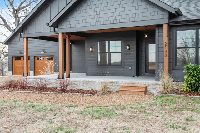 $635,000 | 2140 Abiff Road, Burns, TN 37029