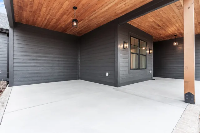 $635,000 | 2140 Abiff Road, Burns, TN 37029