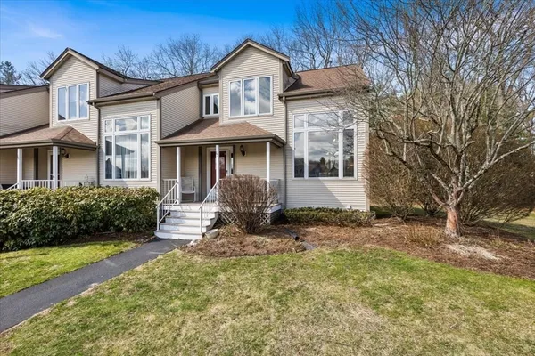 $469,900 | 15 Willow Pond Drive, Unit 15, Rockland, MA 02370