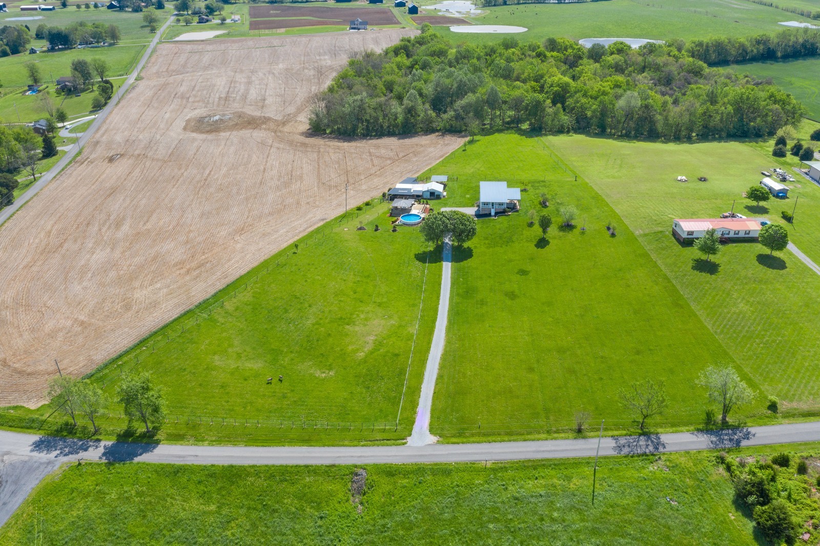 6099 Woodruff Tolleson Road Adams, TN 37010 - Photo 3 of 42