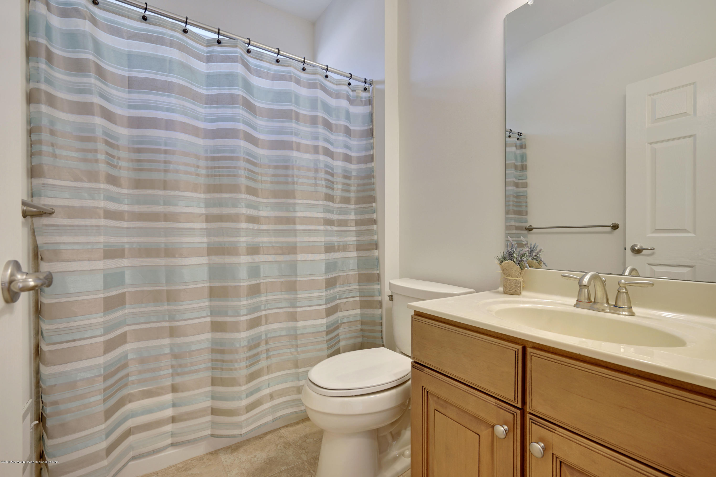4 Lenox Road Jackson, NJ 08527 - Photo 29 of 43 ** Guest Bath **