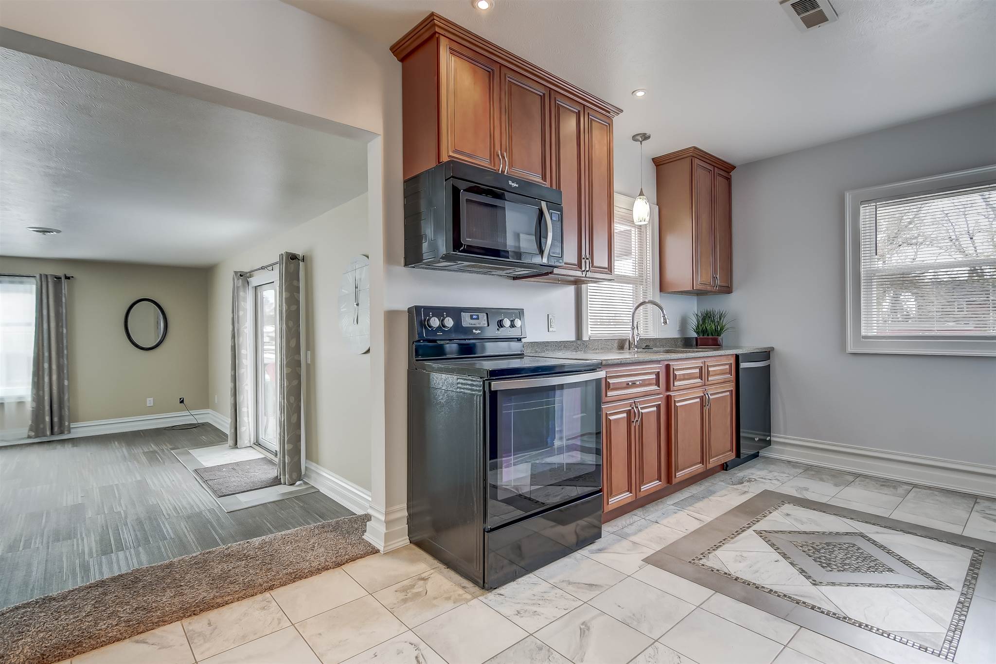 233 East Pine Street Springfield, IL 62704 - Photo 11 of 28 Gallery Image 11