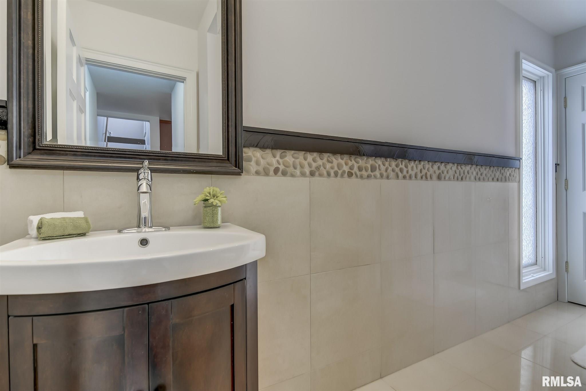 233 East Pine Street Springfield, IL 62704 - Photo 19 of 28 Gallery Image 19