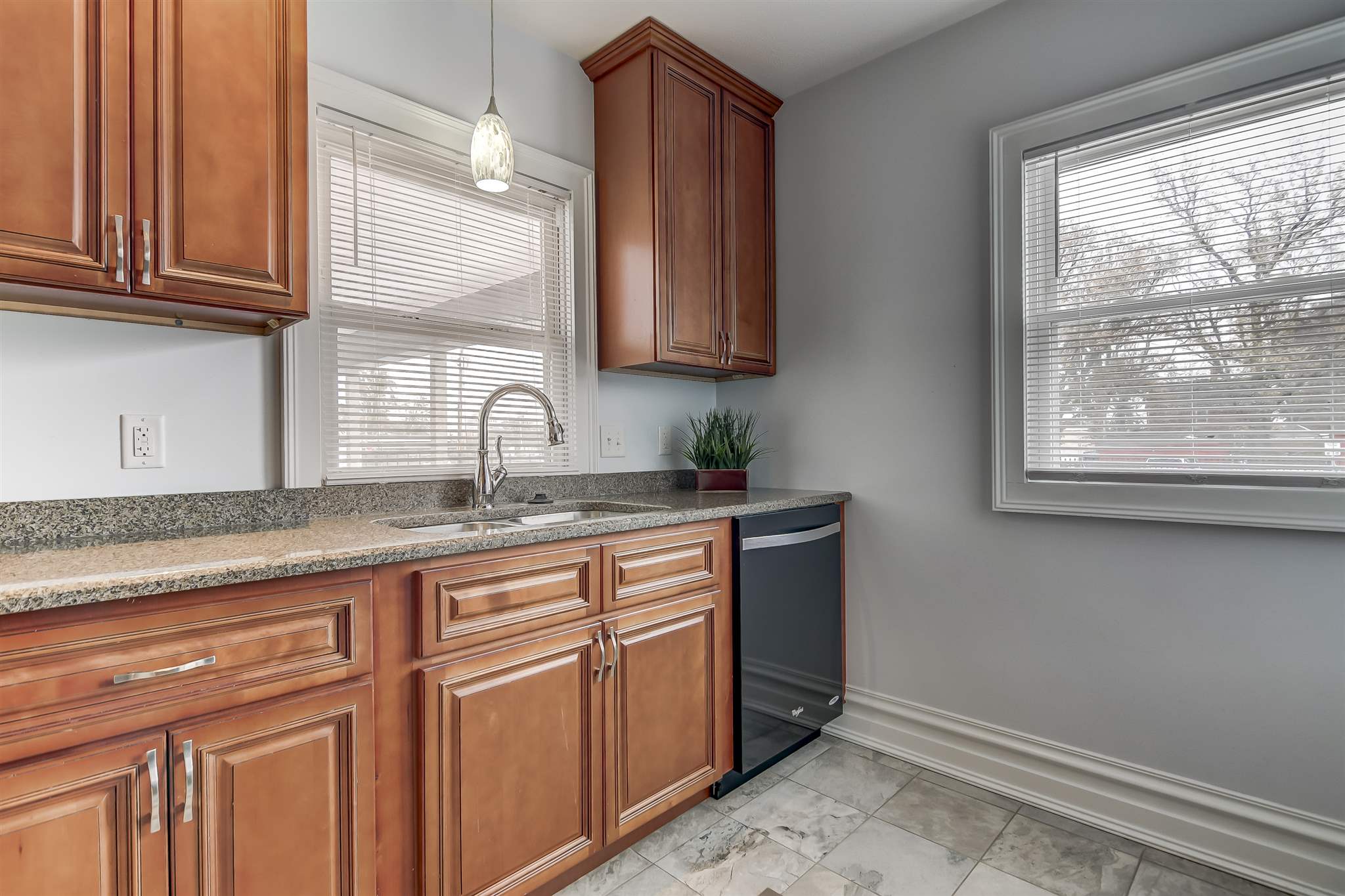 233 East Pine Street Springfield, IL 62704 - Photo 8 of 28 Gallery Image 8