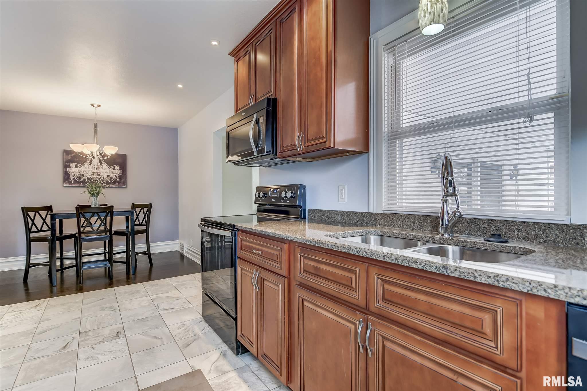233 East Pine Street Springfield, IL 62704 - Photo 9 of 28 Gallery Image 9