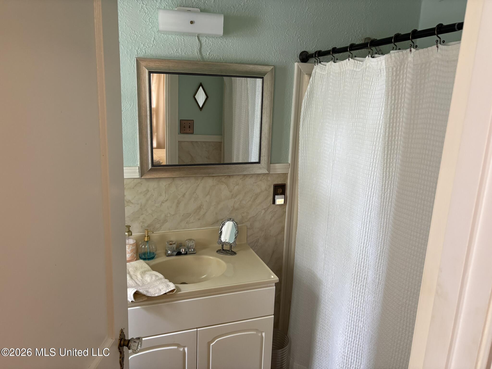 665 Baltzer Rome Road Tutwiler, MS 38963 - Photo 13 of 34 665 Baltzer-Rome.JPEG bath 2