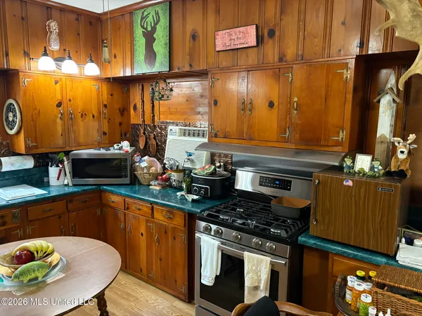 $325,000 | 665 Baltzer Rome Road, Tutwiler, MS 38963
