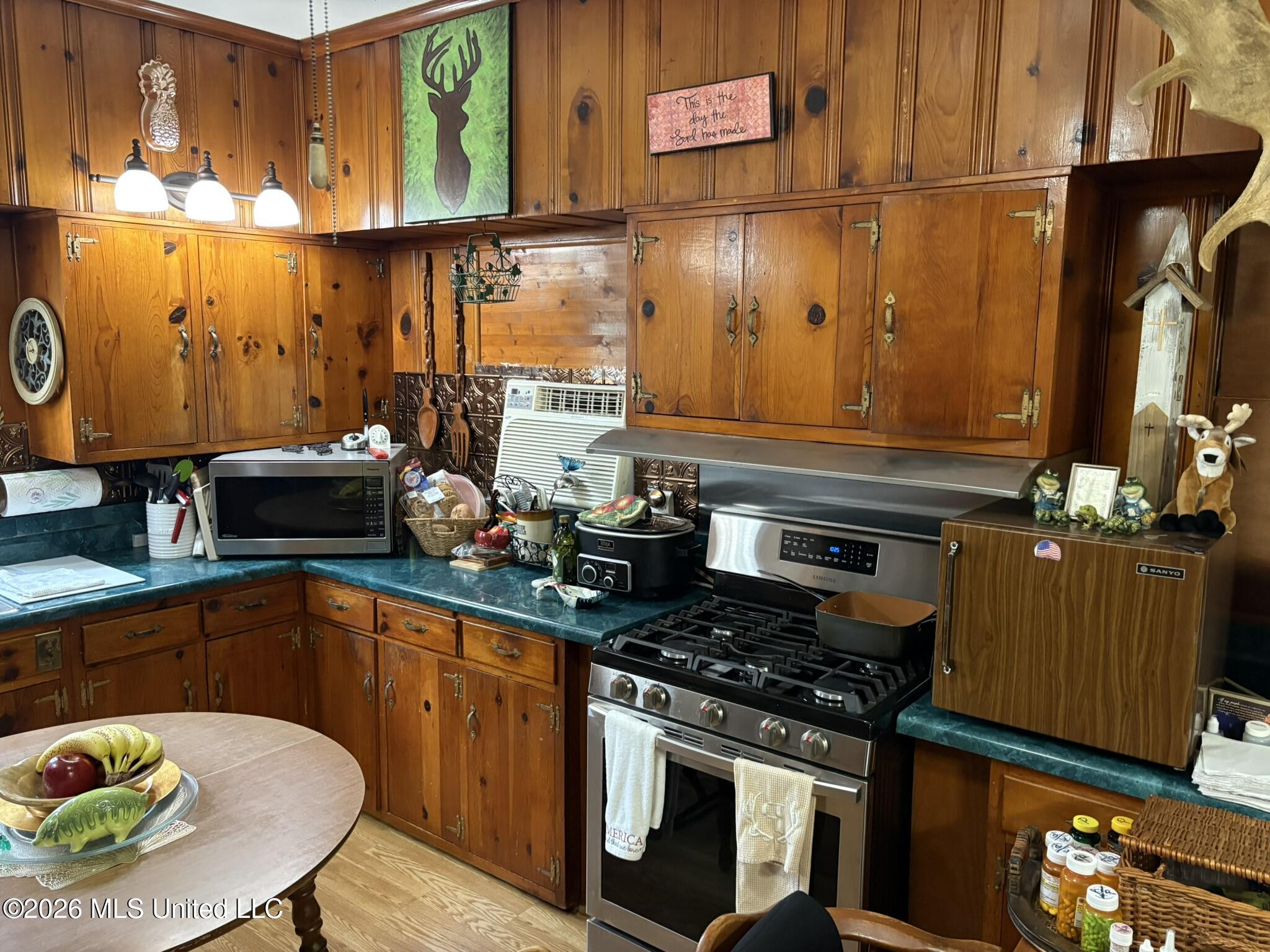 665 Baltzer Rome Road Tutwiler, MS 38963 - Photo 18 of 34 665 Baltzer-Rome.JPEG stove