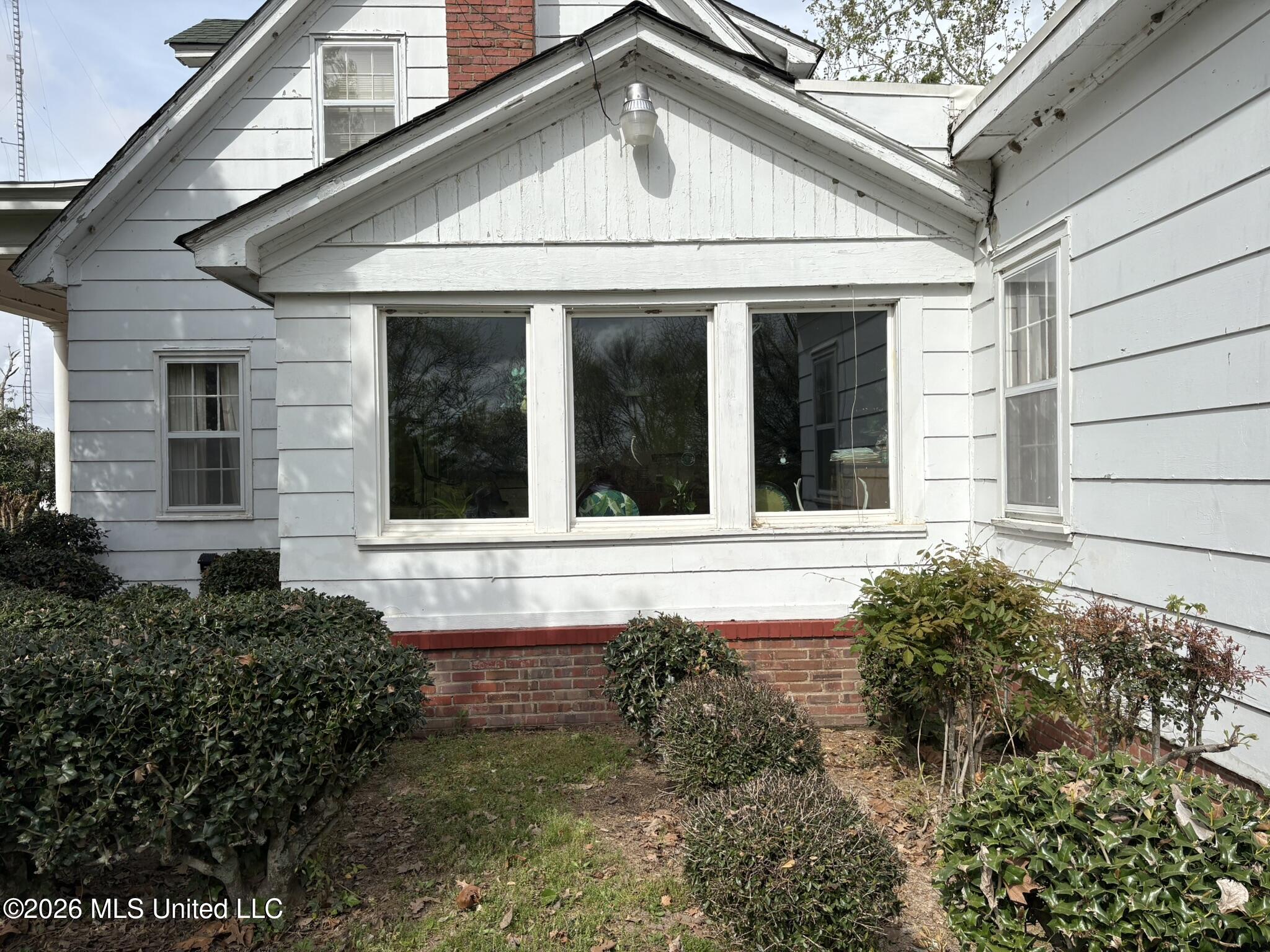 665 Baltzer Rome Road Tutwiler, MS 38963 - Photo 23 of 34 665 Baltzer-Rome.JPEG sunroom outside