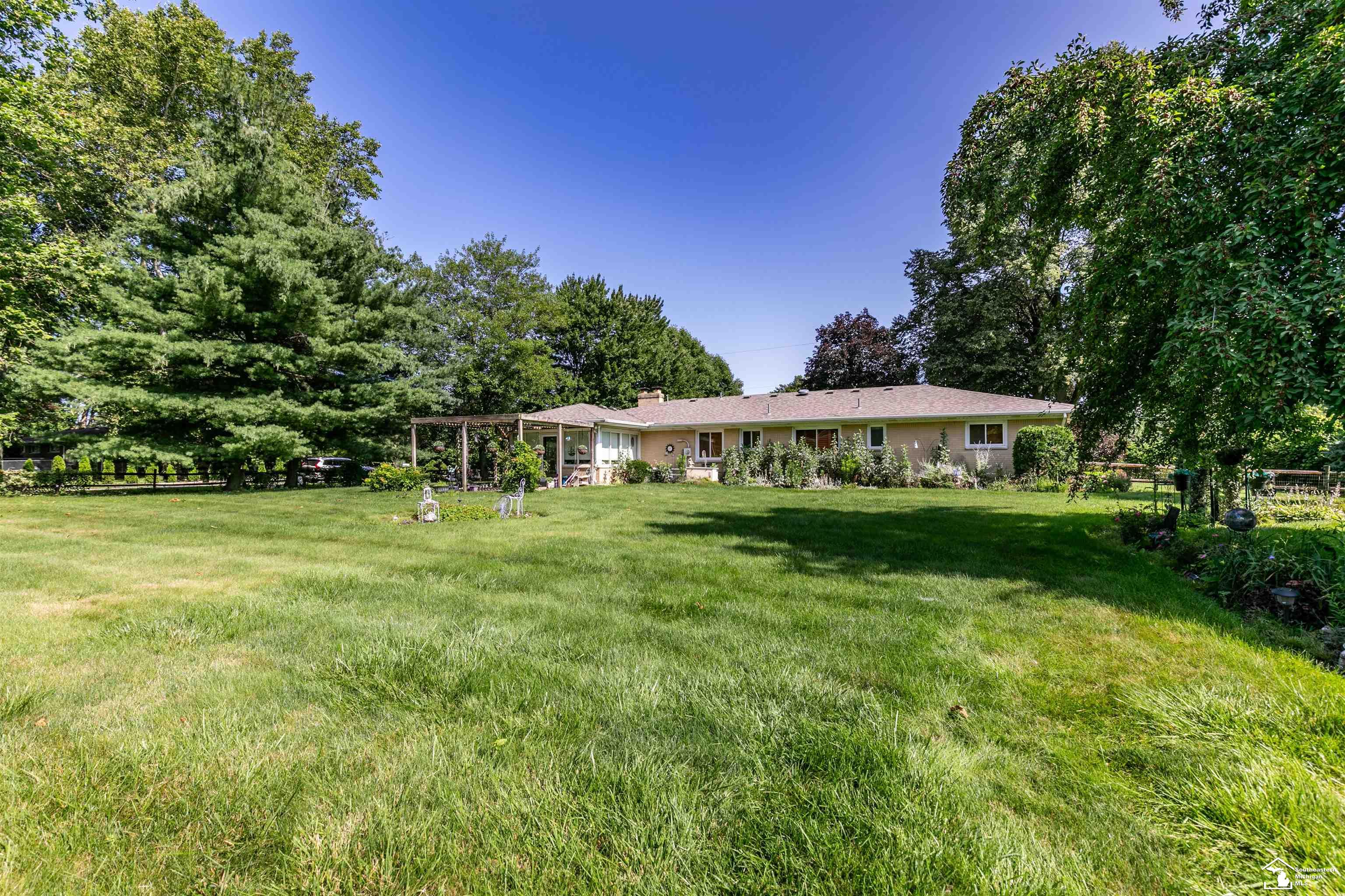 2703 Smith Road Lambertville, MI 48144 - Photo 36 of 39 Gallery Image 36