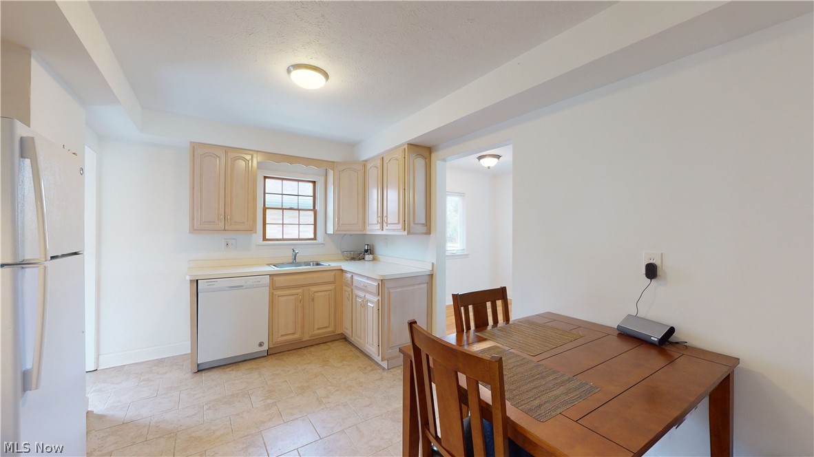 28756 Forest Road Willowick, OH 44095 - Photo 18 of 35