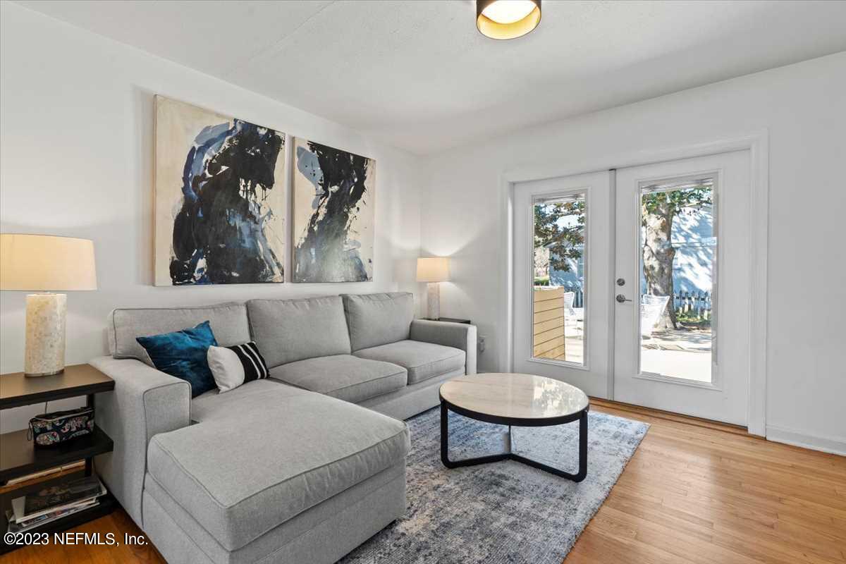 4186 Birmingham Road Jacksonville, FL 32207 - Photo 12 of 42 Sunroom