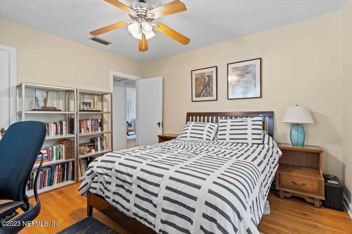 4186 Birmingham Road Jacksonville, FL 32207 - Photo 19 of 42 Bedroom 2