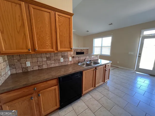 $284,900 | 106 Christopher Drive, Byron, GA 31008