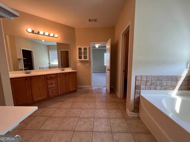 $284,900 | 106 Christopher Drive, Byron, GA 31008