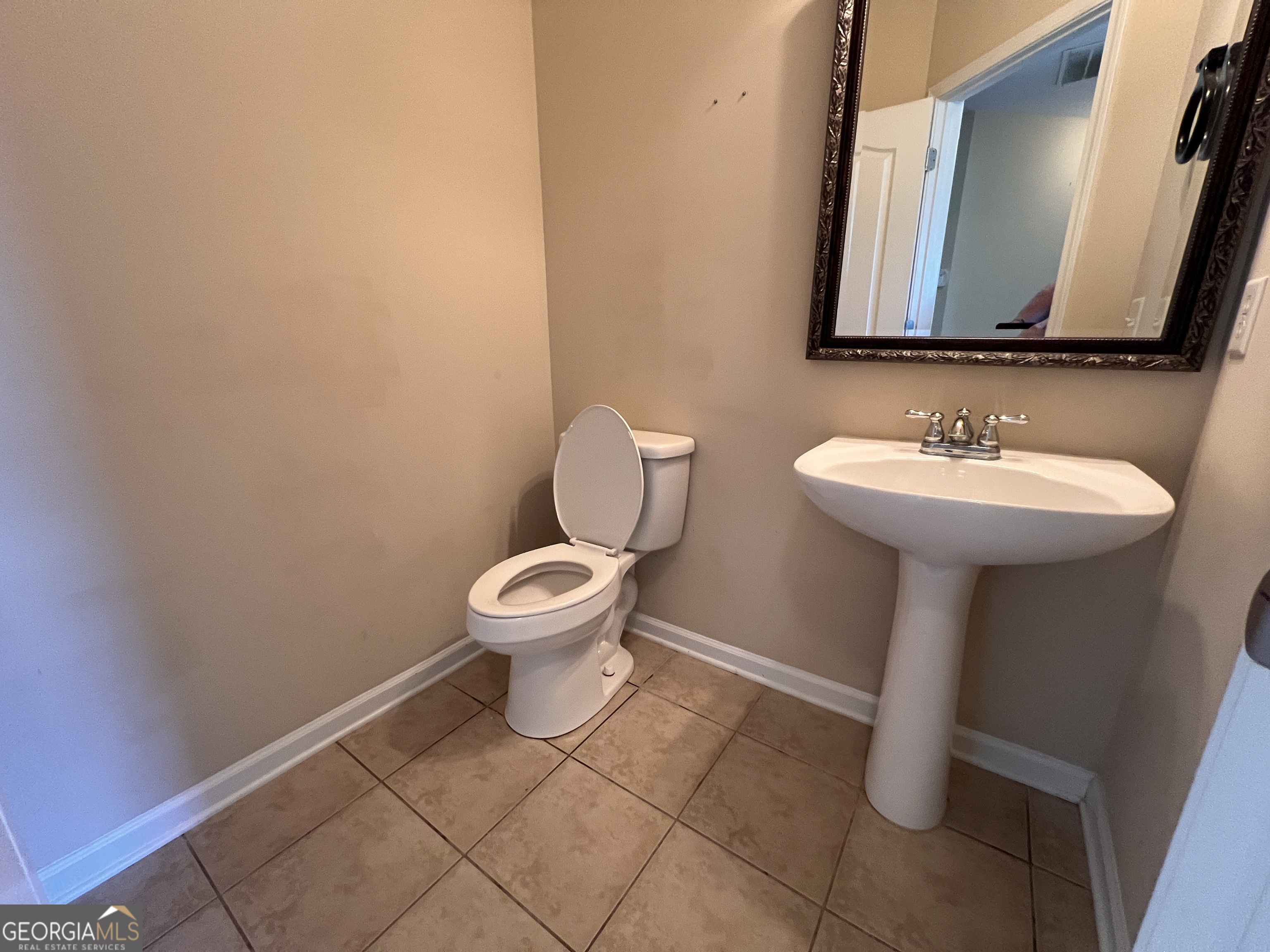 106 Christopher Drive Byron, GA 31008 - Photo 30 of 32 1/2 Bath