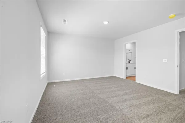 $2,160 | 1096 University Drive, Unit C1, Burlington, NC 27215