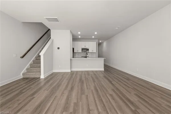 $2,160 | 1096 University Drive, Unit C1, Burlington, NC 27215