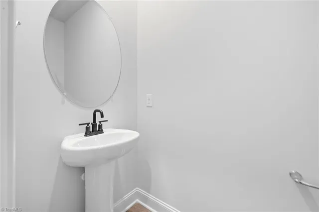 $1,995 | 1729 University Drive, Unit C1, Burlington, NC 27215