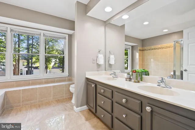 $939,900 | 13633 Union Village Circle, Clifton, VA 20124