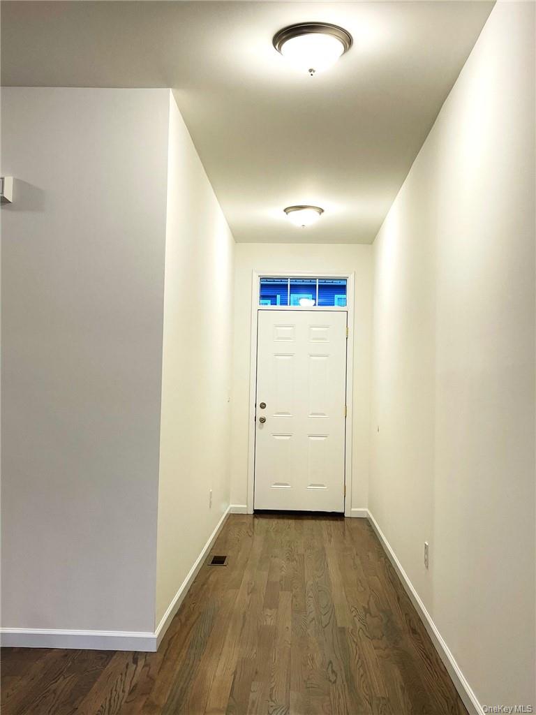 69 Magnolia Park Road Middletown, NY 10940 - Photo 2 of 43