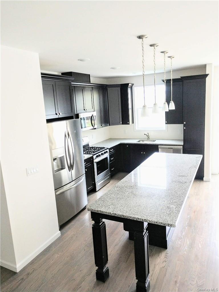 69 Magnolia Park Road Middletown, NY 10940 - Photo 6 of 43