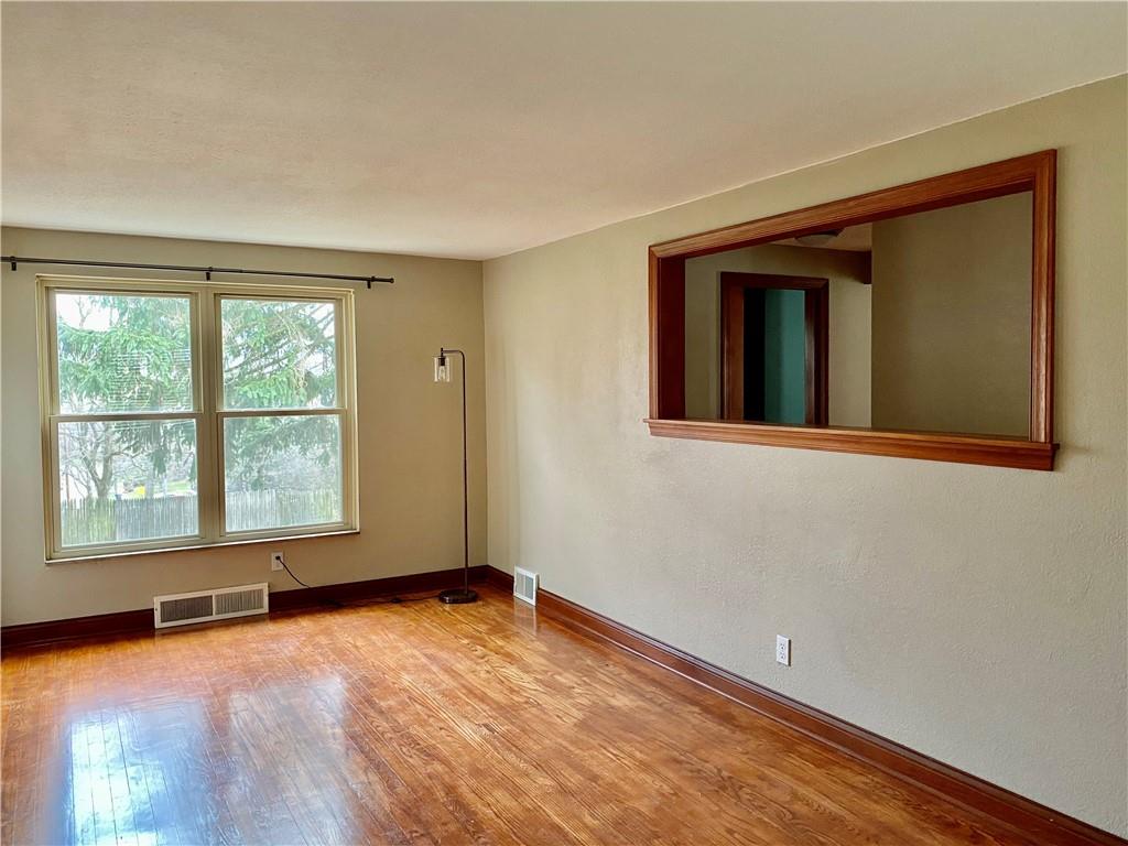 621 Bower Hill Road Pittsburgh, PA 15228 - Photo 7 of 20 Gallery Image 7