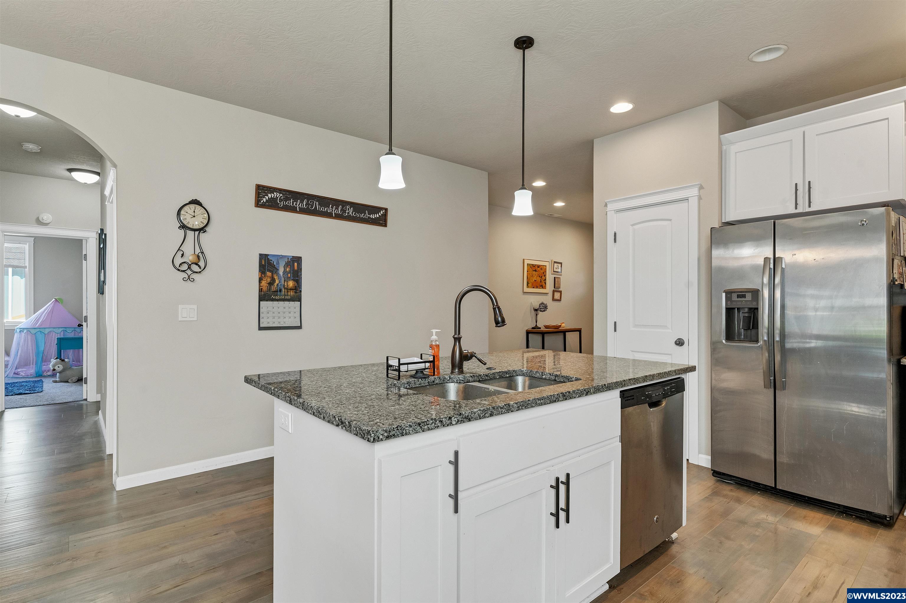 2330 Robbins Way Lebanon, OR 97355 - Photo 10 of 37 Gallery Image 10