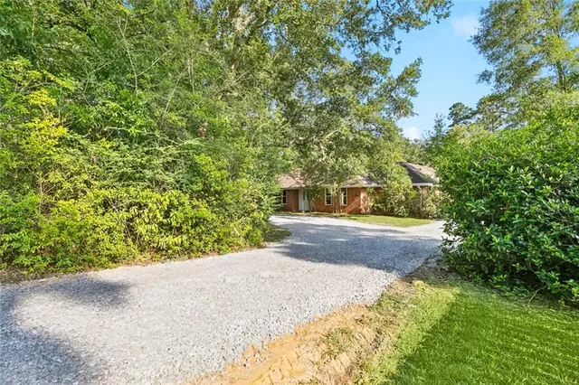 $2,150 | 20200 Narrow Road, Covington, LA 70435