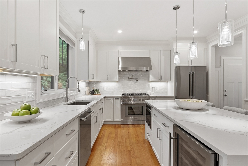 31 Moody Street Newton, MA 02467 - Photo 7 of 30