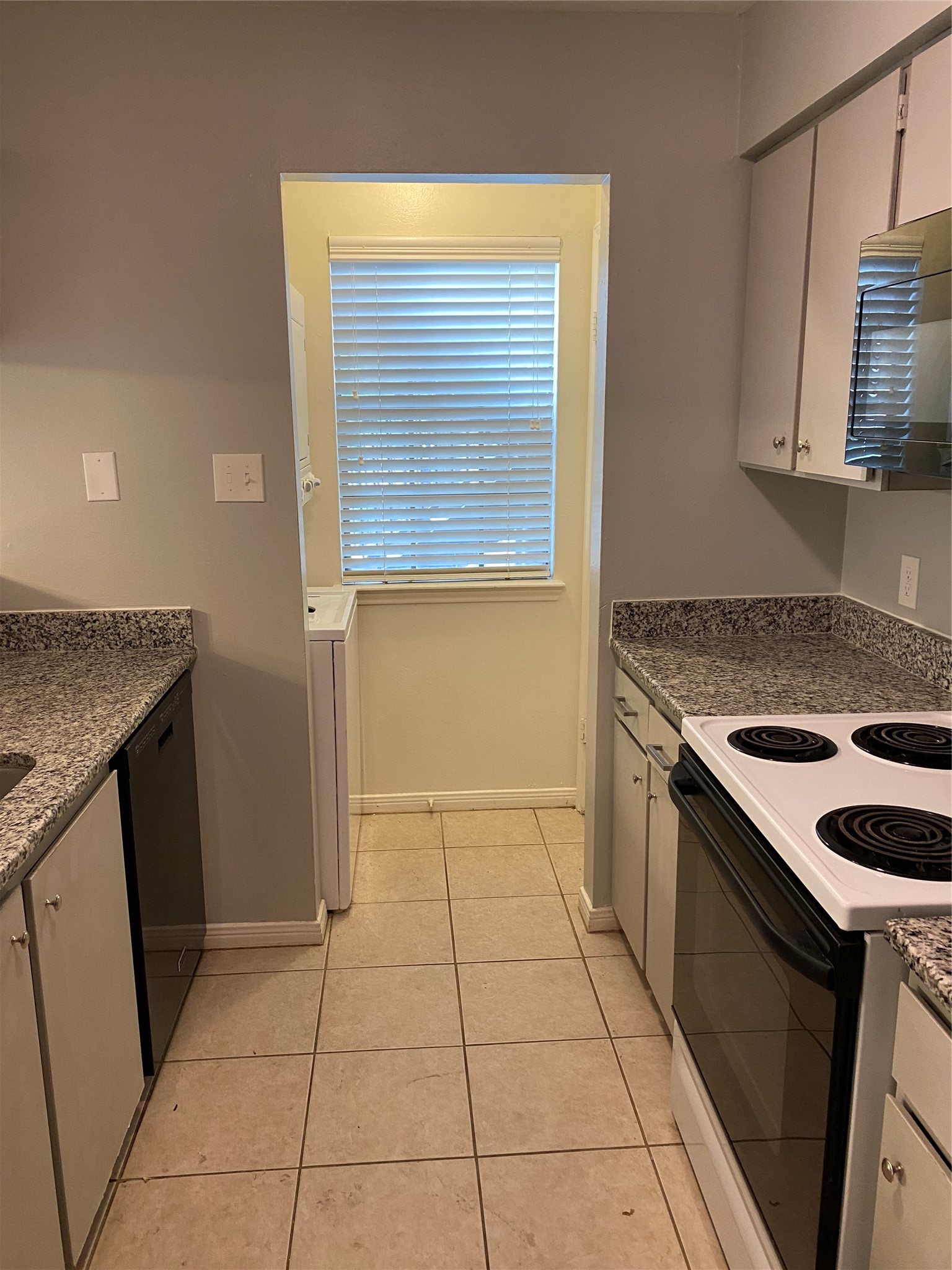 2401 Sycamore Avenue, Unit C2 Huntsville, TX 77340 - Photo 9 of 21