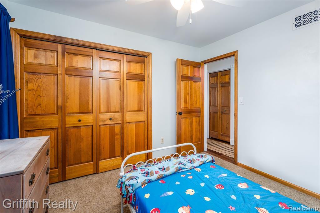 12034 Larkins Road Brighton, MI 48114 - Photo 17 of 31