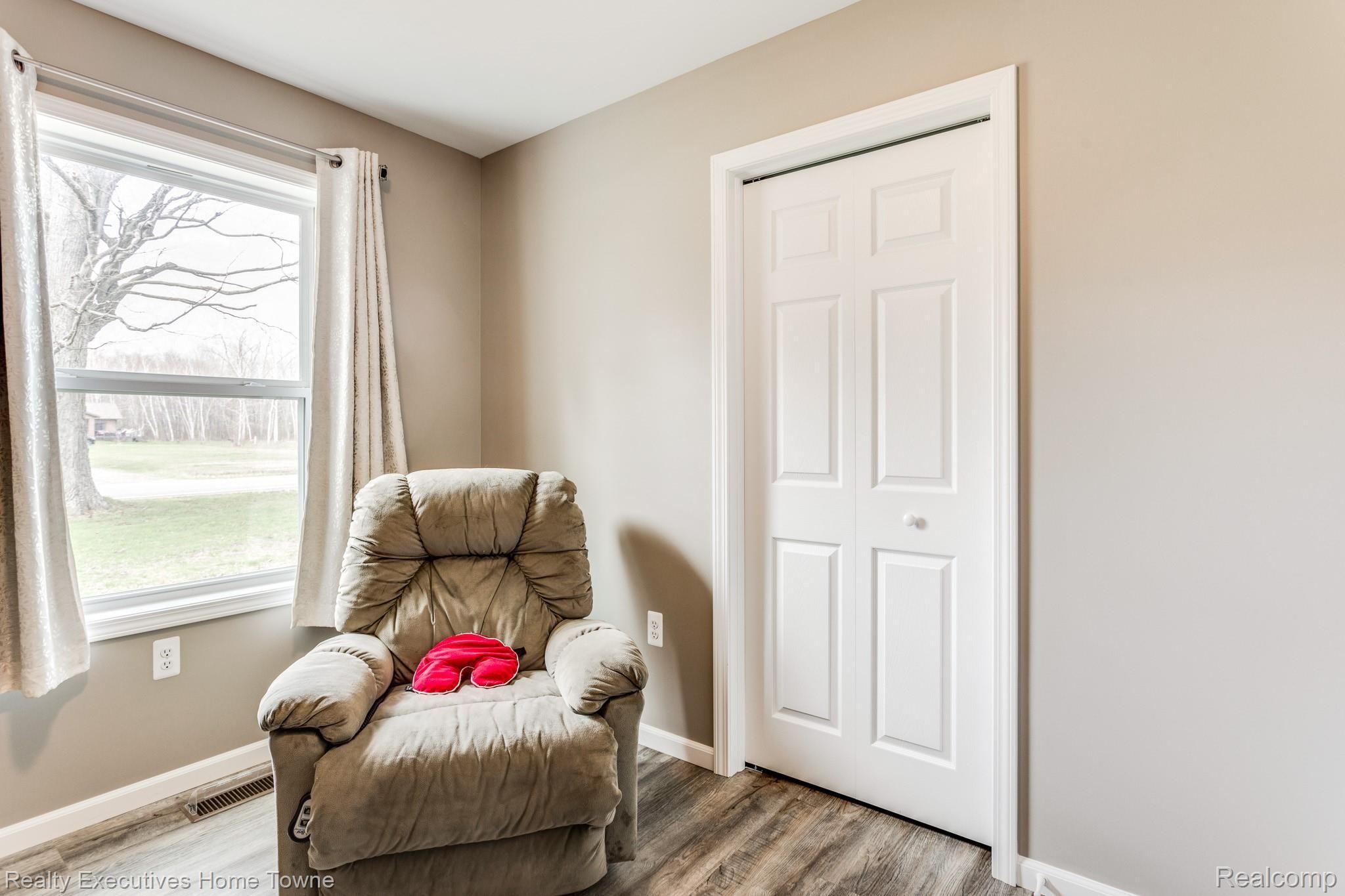 6324 State Road Fort Gratiot, MI 48059 - Photo 25 of 34 6324 State Rd 2 (10 of 12).jpg