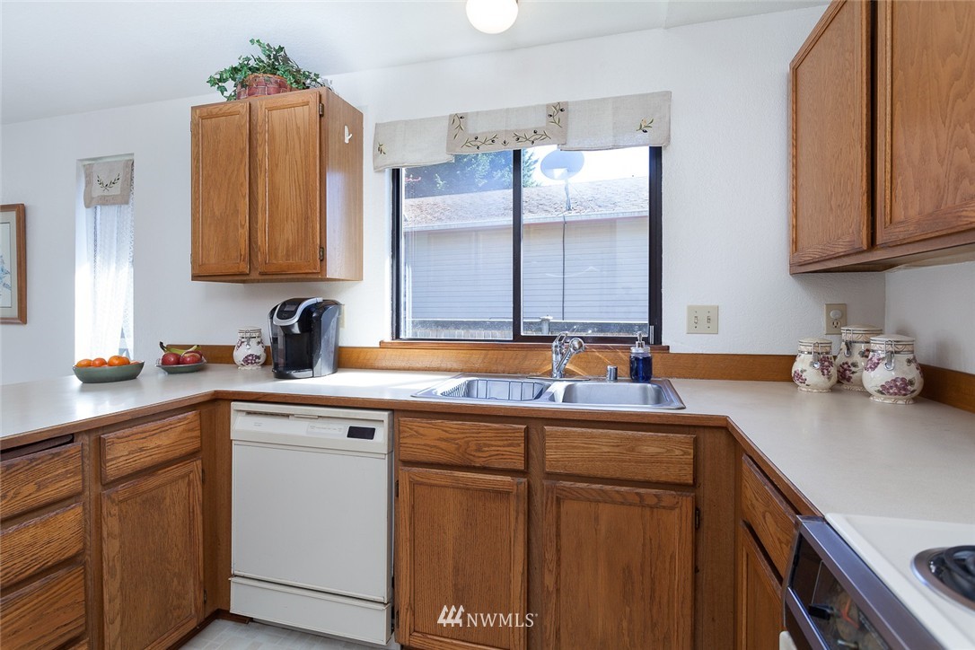 1020 234th Place Southwest Bothell, WA 98021 - Photo 9 of 20