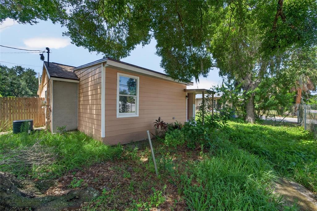 805 East Shell Point Road Ruskin, FL 33570 - Photo 9 of 30 Gallery Image 9
