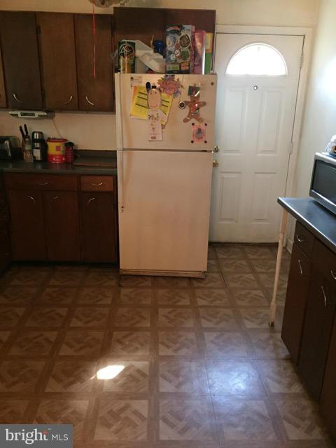 123 Spring Street Gaithersburg, MD 20877 - Photo 7 of 23 Kitchen