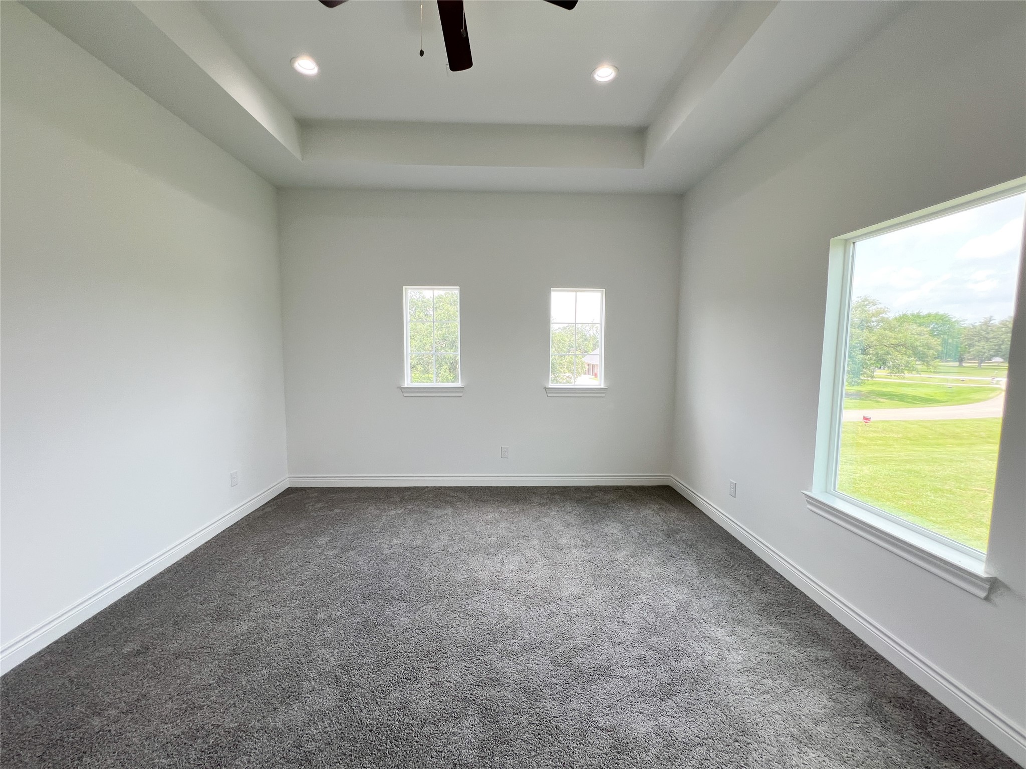 126 Lakeland Circle Rosharon, TX 77583 - Photo 43 of 49 an empty room with windows