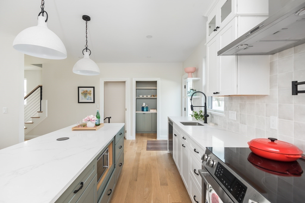 10 Gordon Road Arlington, MA 02474 - Photo 9 of 39 Gallery Image 9