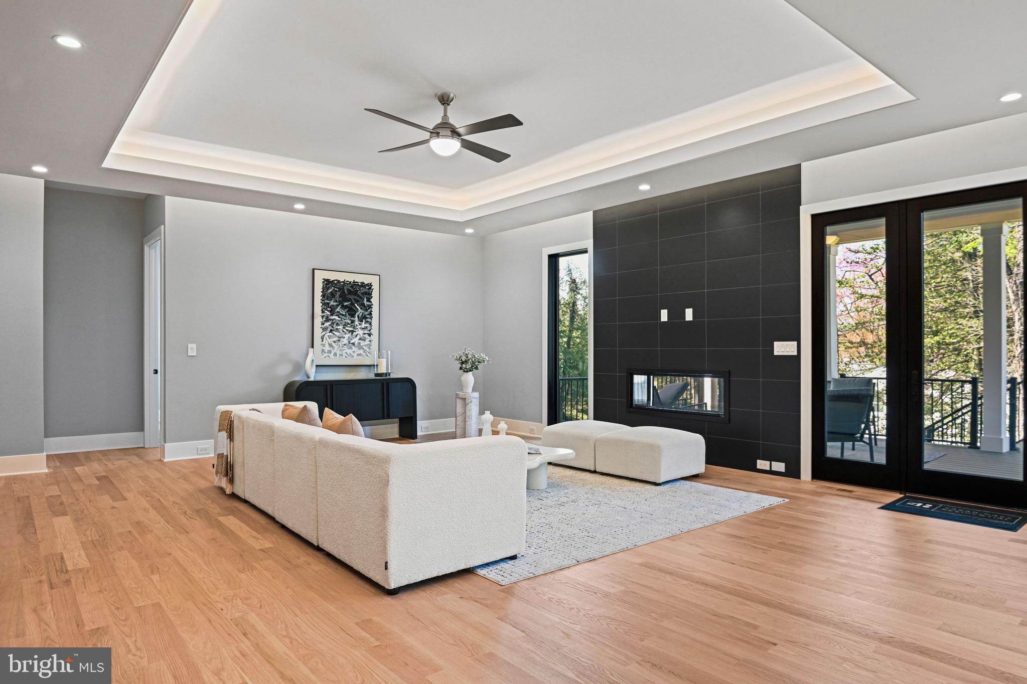 1052 Balls Hill Road McLean, VA 22101 - Photo 23 of 64 Family room