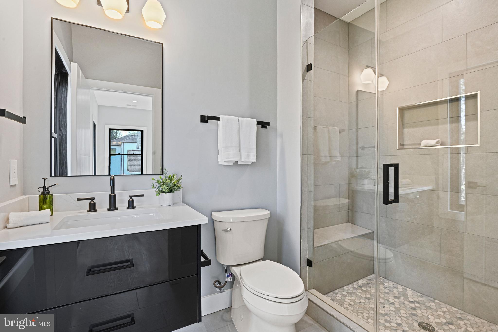 1052 Balls Hill Road McLean, VA 22101 - Photo 38 of 64 Bathroom 2