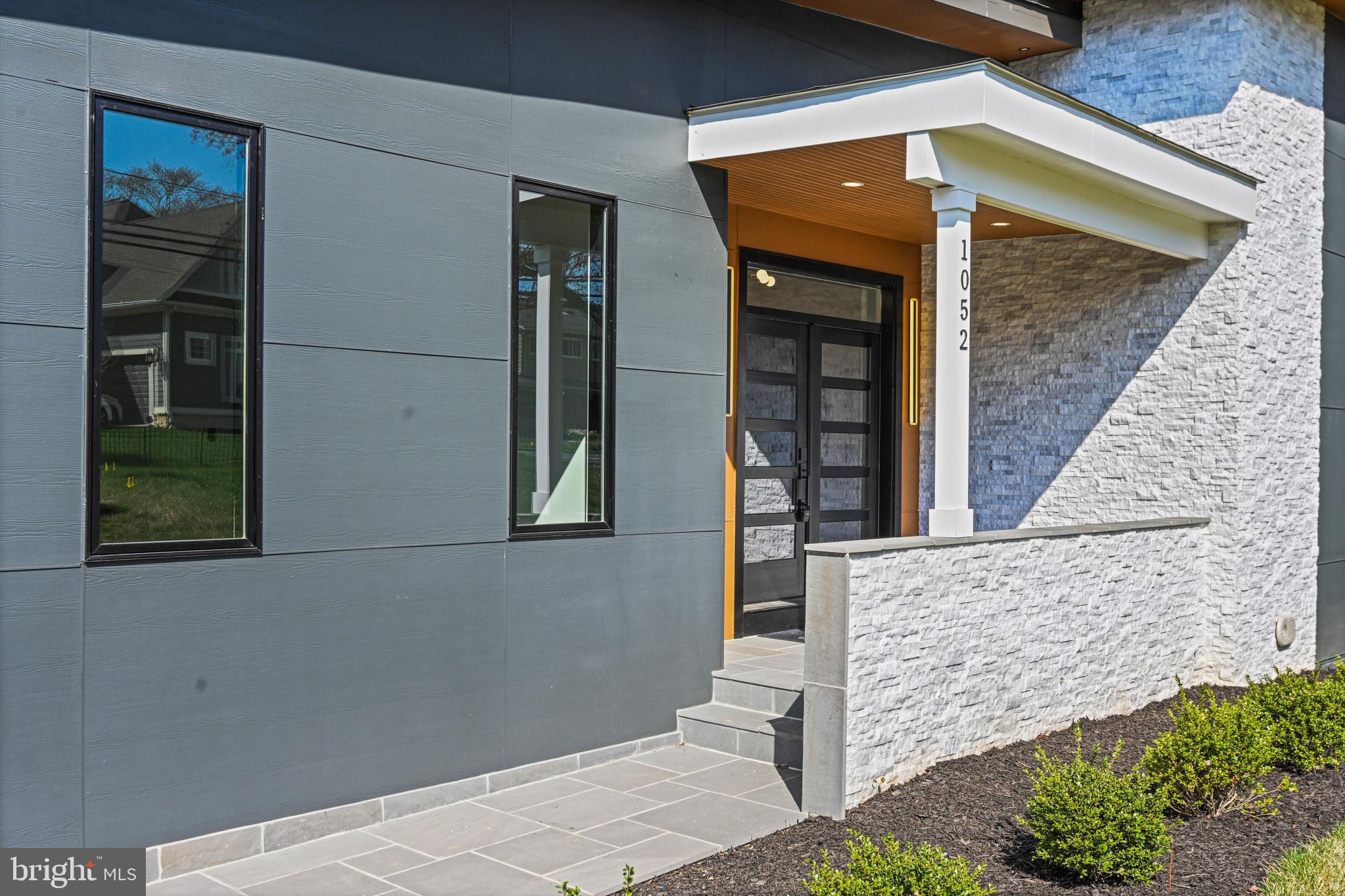 1052 Balls Hill Road McLean, VA 22101 - Photo 4 of 64
