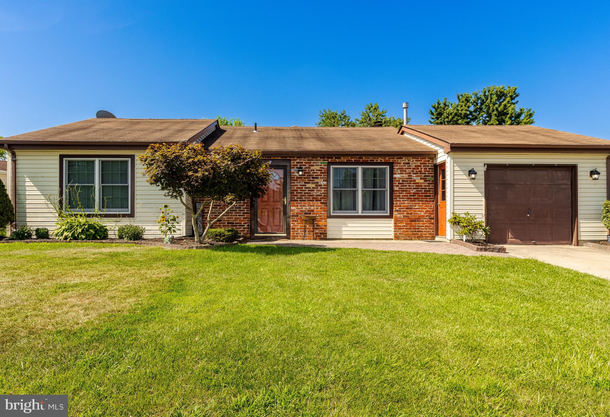 5 Uranus Road Sewell, NJ 08080 - Photo 2 of 24
