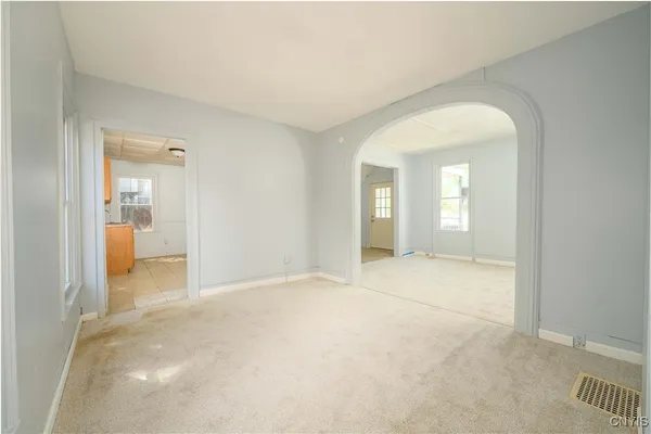 $1,400 | 42 East Cayuga Street, Oswego, NY 13126