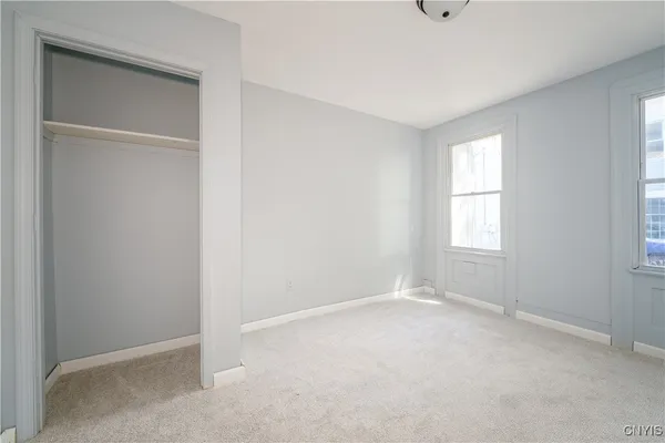 $1,400 | 42 East Cayuga Street, Oswego, NY 13126