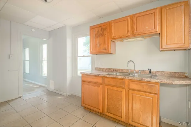 $1,400 | 42 East Cayuga Street, Oswego, NY 13126